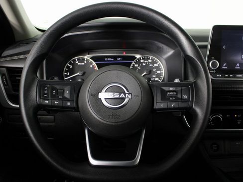 Used 2024 Nissan Rogue S image 7