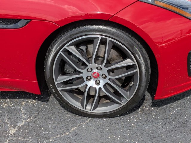 Used 2018 Jaguar F-TYPE R-Dynamic RWD image 17