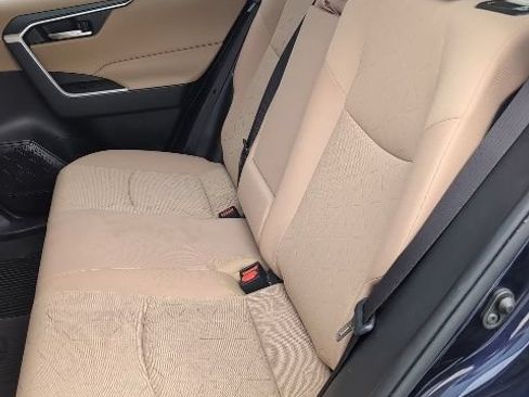 Used 2020 Toyota RAV4 XLE w/ Convenience Package AWD/4WD image 10