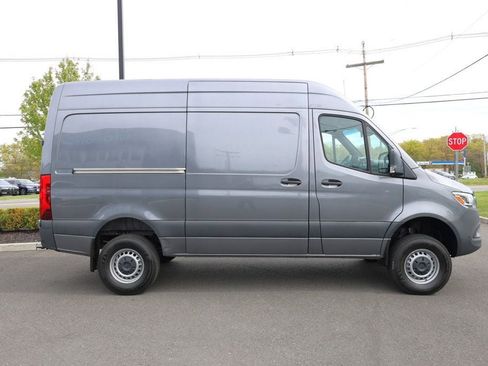 Used 2023 Mercedes-Benz Sprinter 2500 image 6