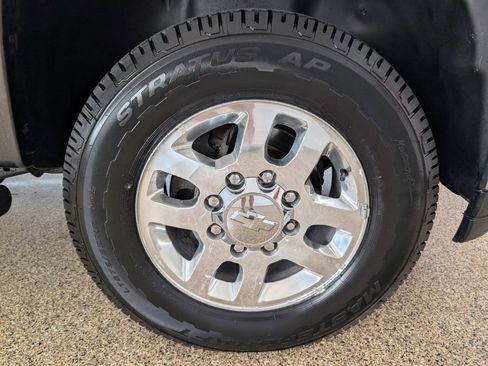 Used 2011 Chevrolet Silverado 2500 LT AWD/4WD image 19