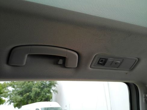 Used 2018 Volkswagen Tiguan SE w/ Panoramic Sunroof Package FWD image 30