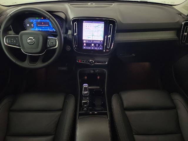 Used 2024 Volvo XC40 B5 Plus AWD/4WD image 12