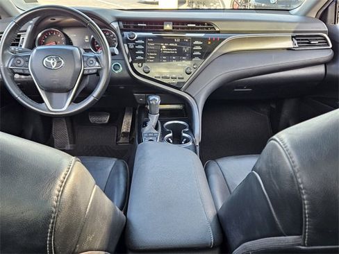 Used 2020 Toyota Camry XSE image 8