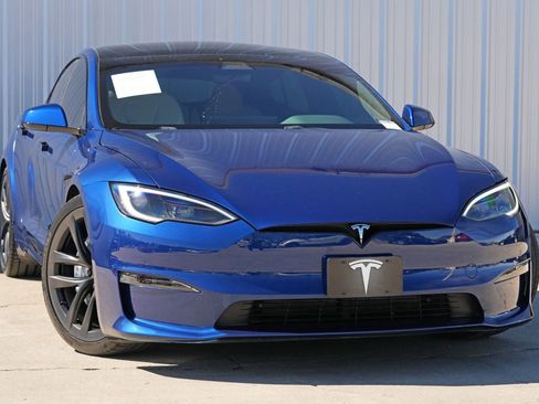 Used 2022 Tesla Model S Plaid image 4