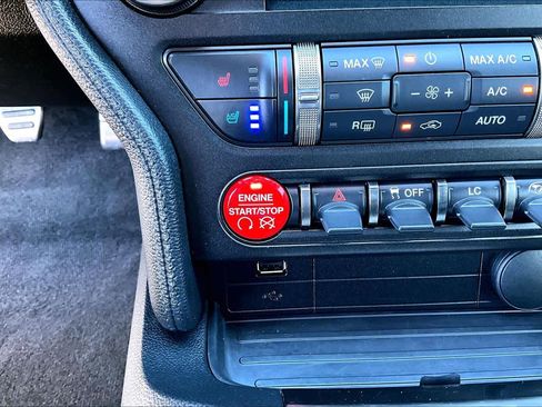 Used 2016 Ford Mustang Shelby GT350 w/ Technology Package image 34