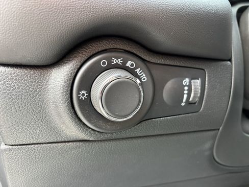 Used 2025 Dodge Durango GT AWD/4WD image 10