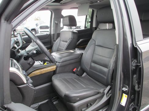 Used 2016 GMC Yukon XL Denali w/ Open Road Package image 22