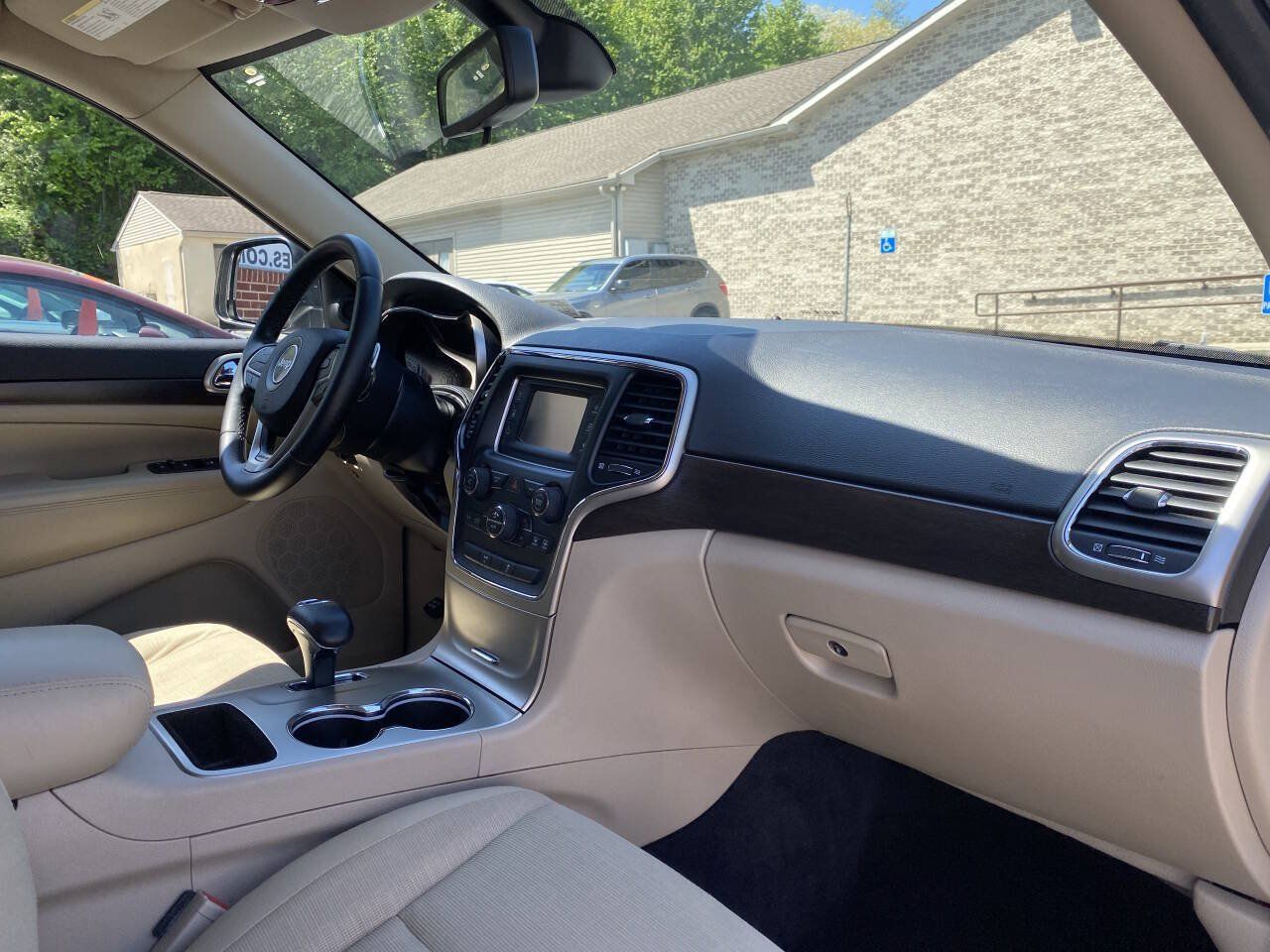 Used 2014 Jeep Grand Cherokee Laredo w/ Quick Order Package 23E AWD/4WD image 17