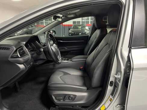 Used 2022 Toyota Camry SE image 12