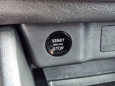 Used 2024 Nissan Rogue S AWD/4WD image 24