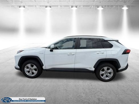 Used 2020 Toyota RAV4 XLE AWD/4WD image 7