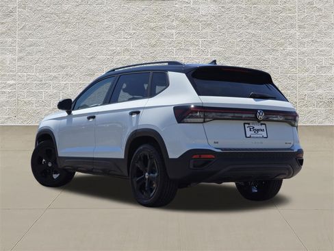 New 2026 Volkswagen Taos SE AWD/4WD image 5