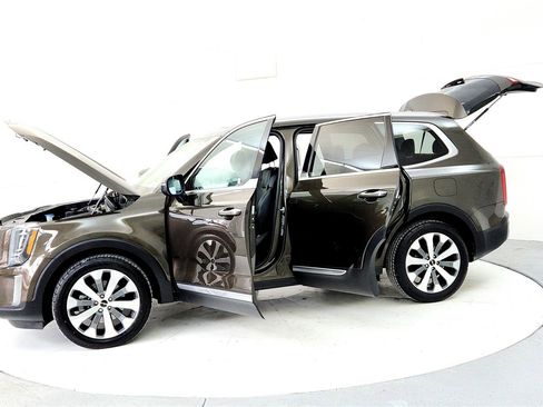 Used 2022 Kia Telluride S image 10