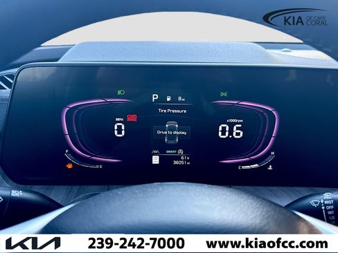 Certified 2024 Kia Telluride EX w/ EX Captain's Chair Package image 43