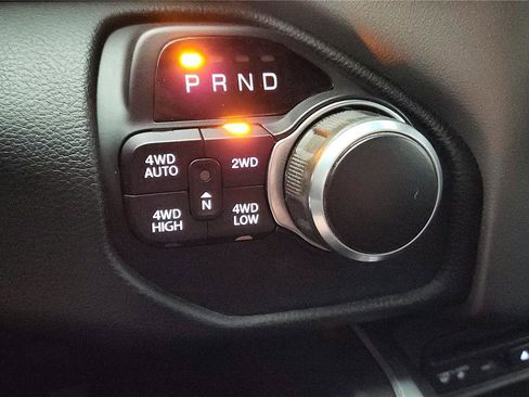 Used 2019 RAM 1500 Big Horn AWD/4WD image 32