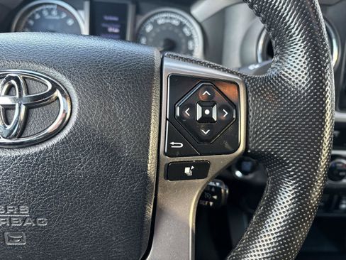 Used 2016 Toyota Tacoma Limited image 34