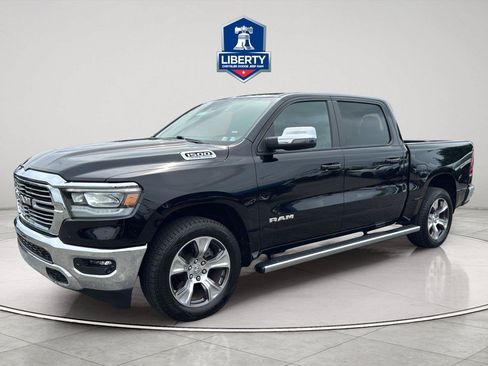 Used 2023 RAM 1500 Laramie AWD/4WD image 3