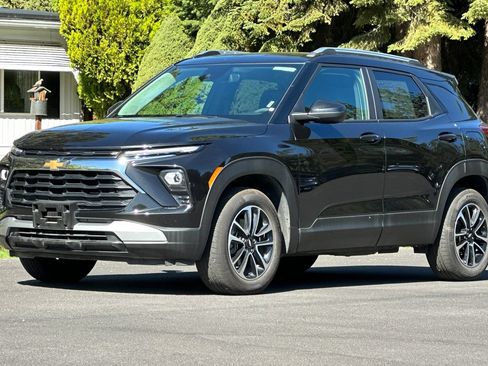 Used 2025 Chevrolet TrailBlazer LT AWD/4WD image 8
