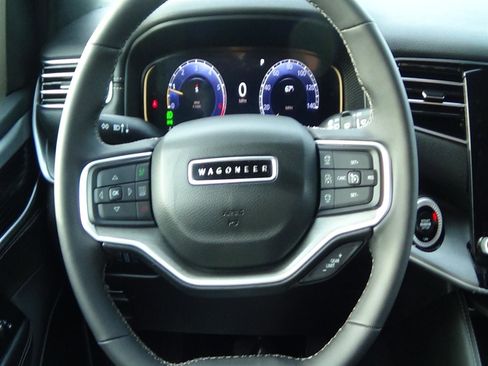 Certified 2025 Jeep Wagoneer L 4WD image 20