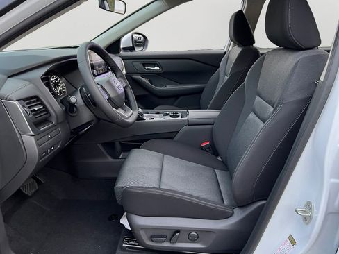 Used 2026 Nissan Rogue SV image 16