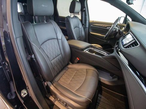 Used 2023 Buick Enclave Avenir w/ Avenir Technology Package image 19