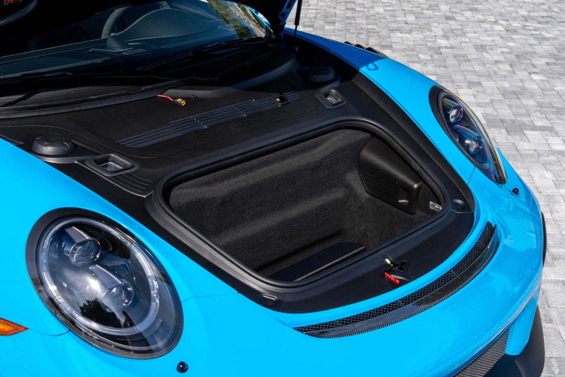 Used 2018 Porsche 911 GT2 RS w/ Weissach Package RWD image 60