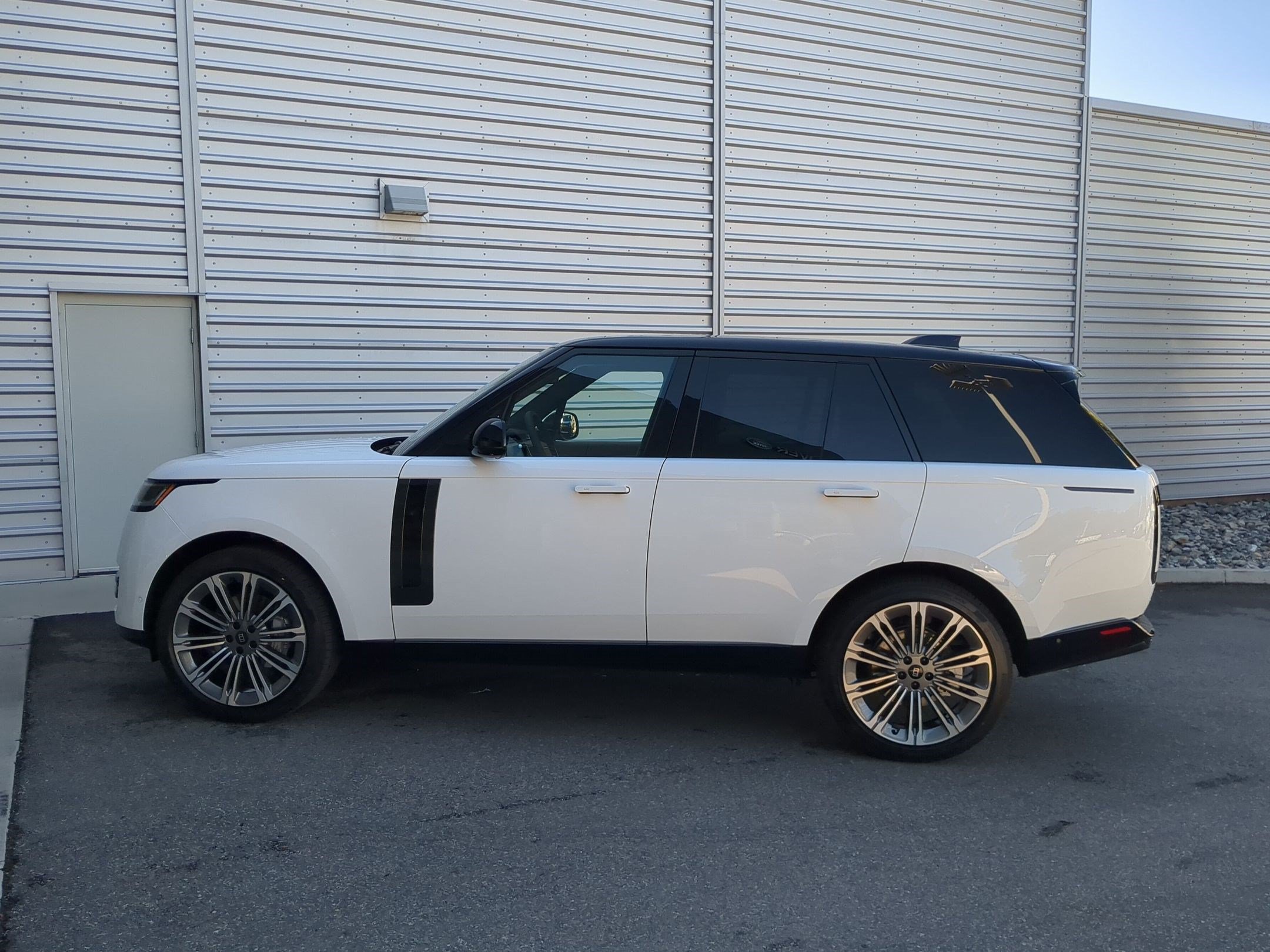 New 2027 Land Rover Range Rover SE AWD/4WD image 8