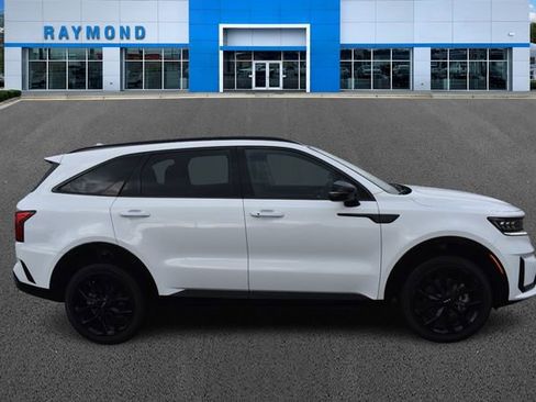 Used 2023 Kia Sorento SX image 2