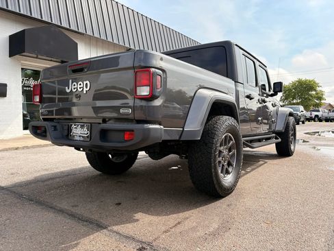 Used 2023 Jeep Gladiator Overland AWD/4WD image 7