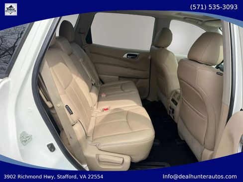 Used 2020 Nissan Pathfinder Platinum FWD image 21