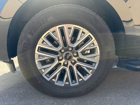 Used 2026 Ford Expedition Max Platinum AWD/4WD image 27