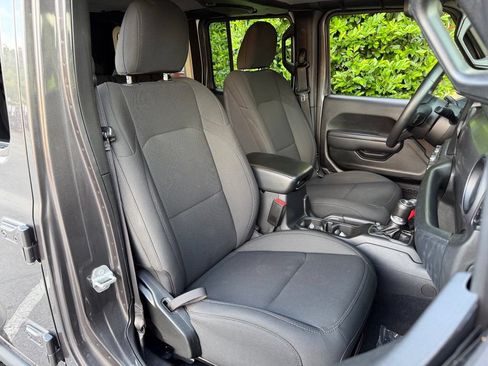 Used 2023 Jeep Wrangler Unlimited AWD/4WD image 37