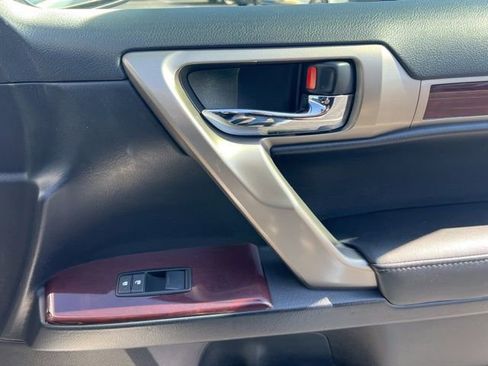 Used 2014 Lexus GX 460 w/ Premium Package image 39