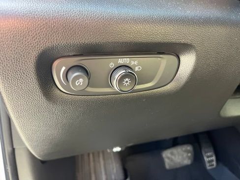 Used 2022 Chevrolet Traverse Premier w/ LPO, Floor Liner Package FWD image 18