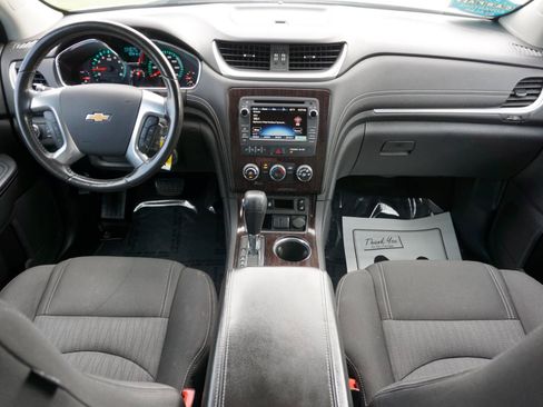 Used 2017 Chevrolet Traverse LT w/ Style and Technology Package AWD/4WD image 10