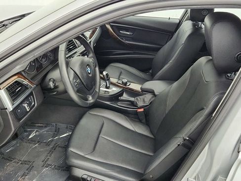Used 2017 BMW 320i 320i Sedan with Premium and Dr image 21