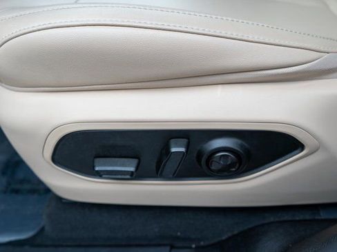 Used 2023 Jeep Grand Cherokee Limited AWD/4WD image 24