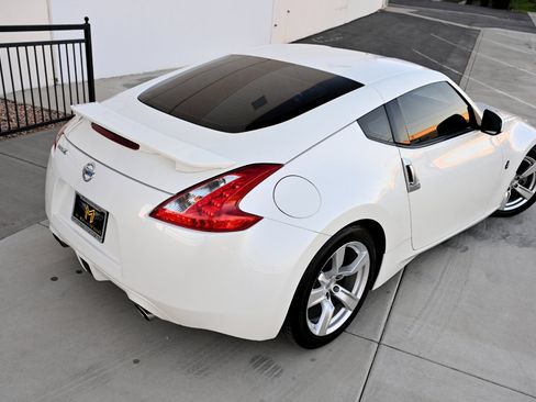 Used 2010 Nissan 370Z Coupe image 24