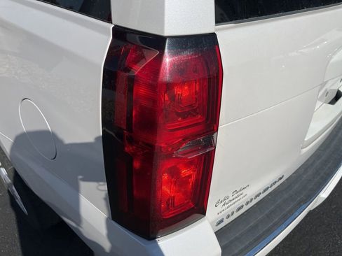 Used 2019 Chevrolet Suburban Premier AWD/4WD image 21