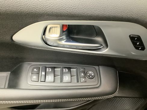 New 2026 Chrysler Pacifica Limited w/ S Appearance Package image 13