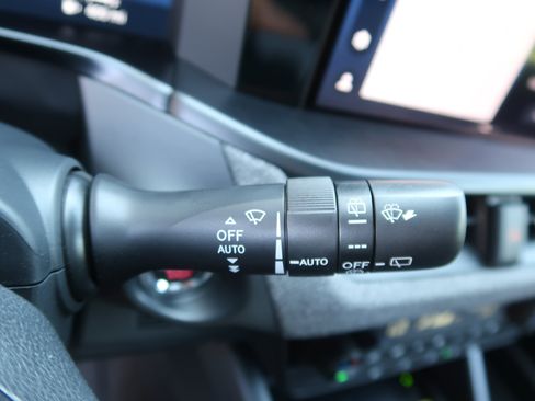 Used 2026 Subaru Outback Premium AWD/4WD image 19
