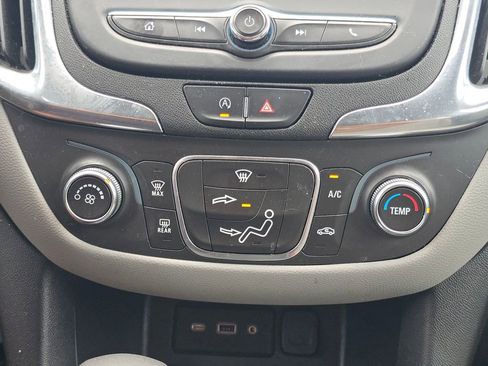 Certified 2023 Chevrolet Equinox LS w/ LS Convenience Package FWD image 18