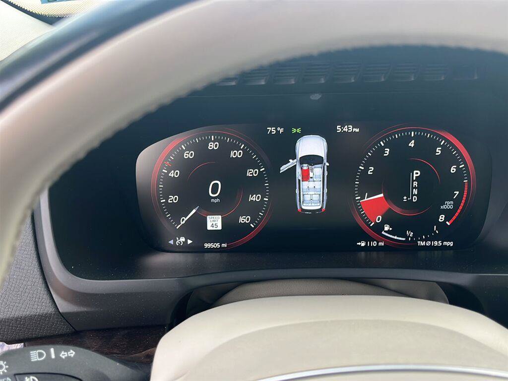Used 2019 Volvo XC90 T6 Momentum w/ Advanced Package AWD/4WD image 4