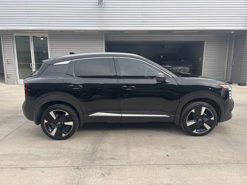 Used 2025 Nissan Kicks SR image 4