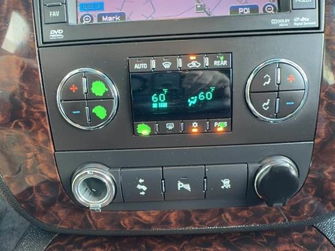 Used 2011 GMC Yukon Denali image 10