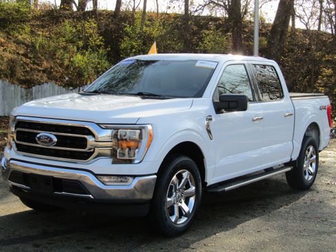 Certified 2022 Ford F150 XLT w/ Equipment Group 302A High image 8