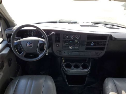 Used 2008 GMC Savana 3500 RWD image 23