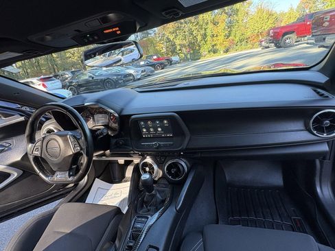 Used 2019 Chevrolet Camaro LT image 20