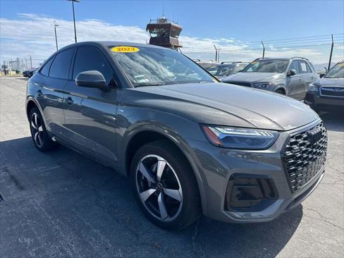 Used 2023 Audi Q5 2.0T Prestige w/ Prestige Package AWD/4WD image 2